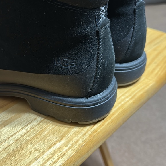 UGG Biltmore Hiker Men's Waterproof Lace Up Ankle Boots in Black Suede Size 11.5 - Picture 2 of 5